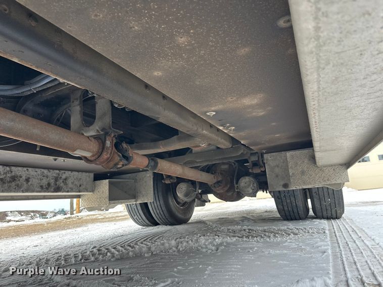 image for item FK1811 1996 Ford LS8000 rescue vehicle