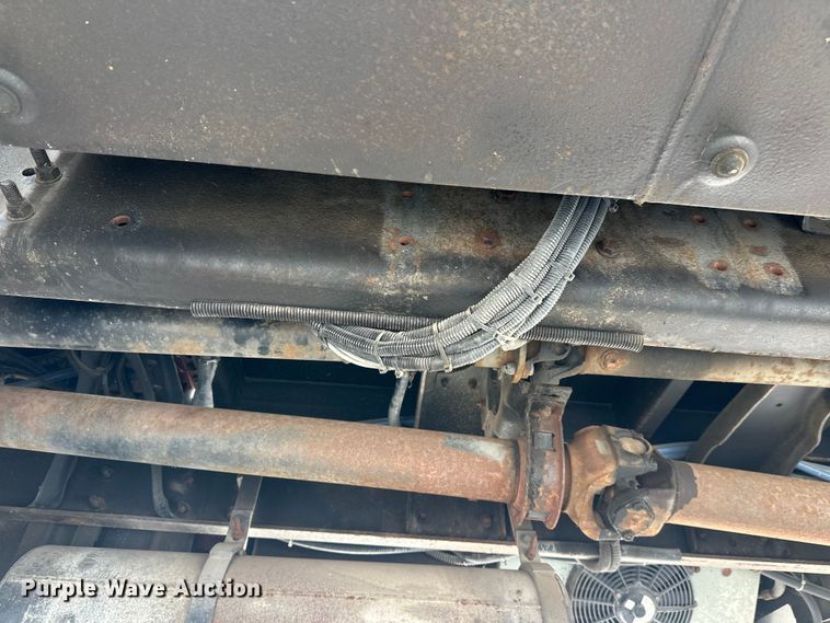 image for item FK1811 1996 Ford LS8000 rescue vehicle