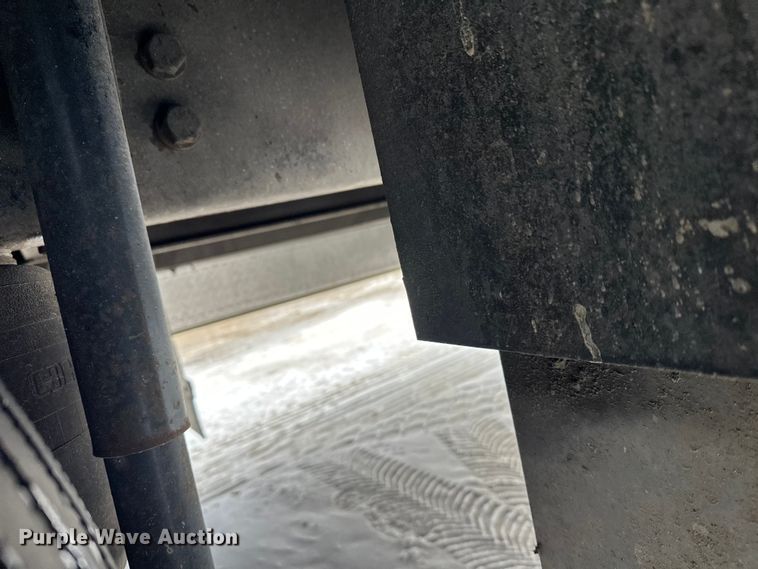 image for item FK1811 1996 Ford LS8000 rescue vehicle