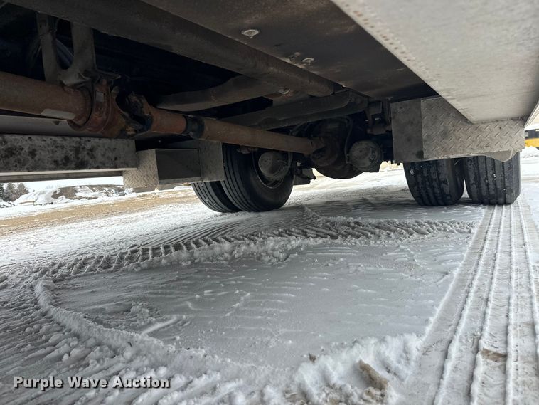 image for item FK1811 1996 Ford LS8000 rescue vehicle