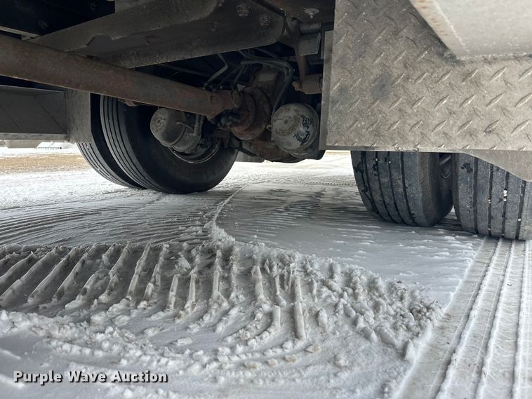 image for item FK1811 1996 Ford LS8000 rescue vehicle