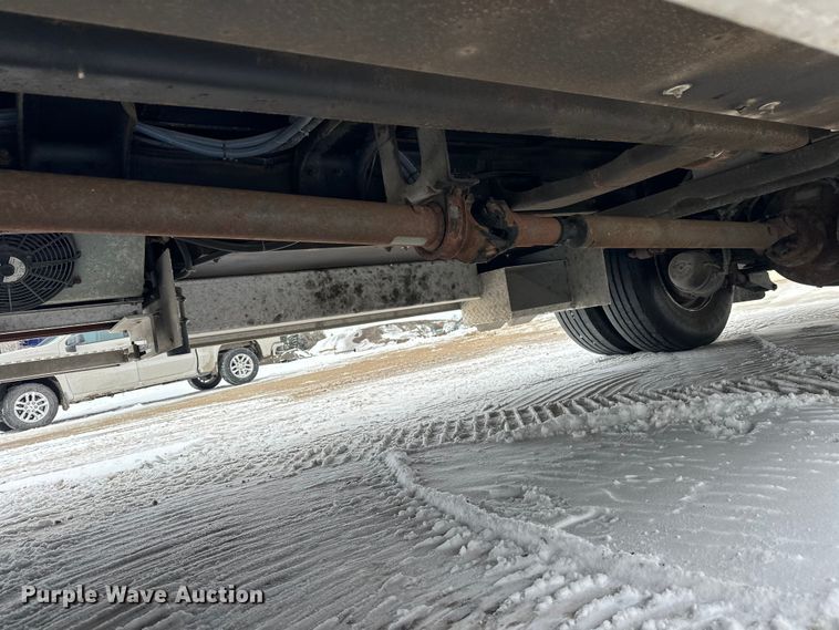 image for item FK1811 1996 Ford LS8000 rescue vehicle