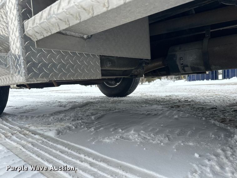 image for item FK1811 1996 Ford LS8000 rescue vehicle