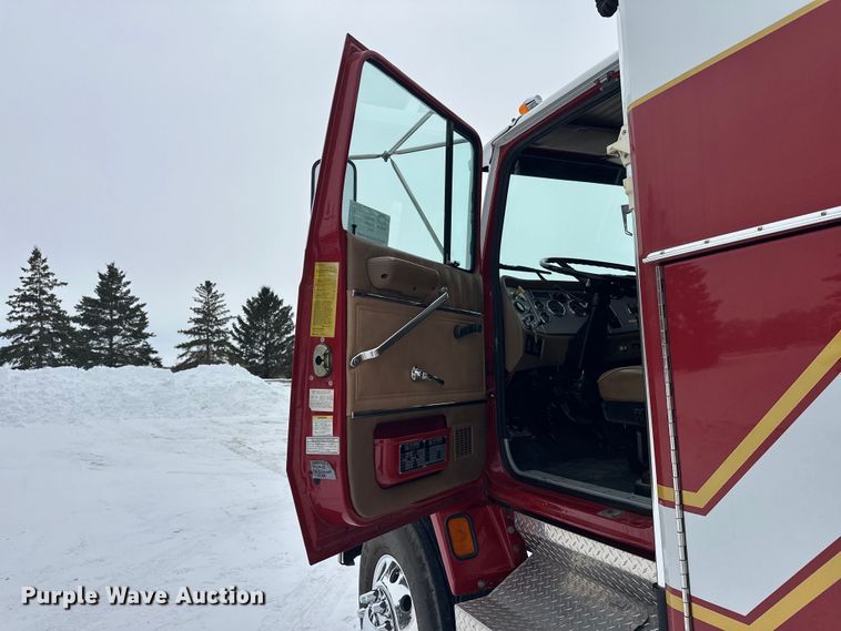 image for item FK1811 1996 Ford LS8000 rescue vehicle