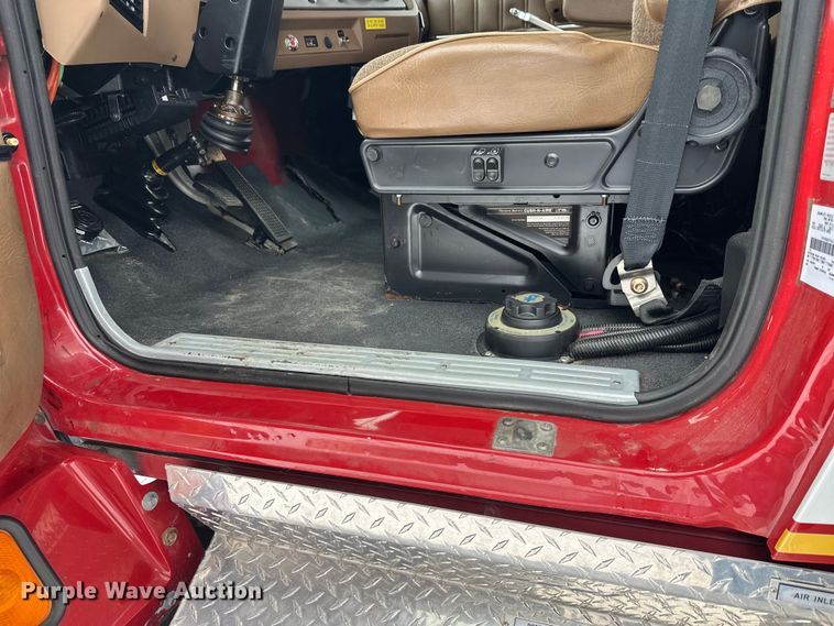 image for item FK1811 1996 Ford LS8000 rescue vehicle