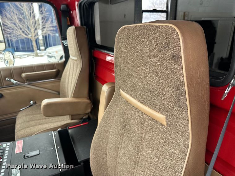 image for item FK1811 1996 Ford LS8000 rescue vehicle