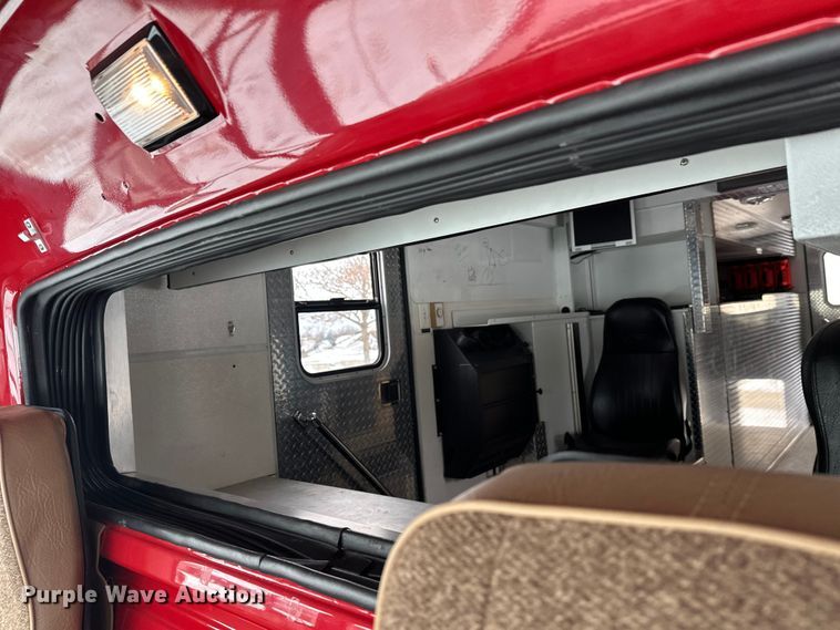 image for item FK1811 1996 Ford LS8000 rescue vehicle