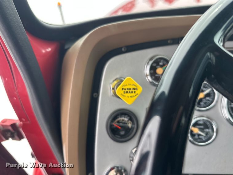 image for item FK1811 1996 Ford LS8000 rescue vehicle