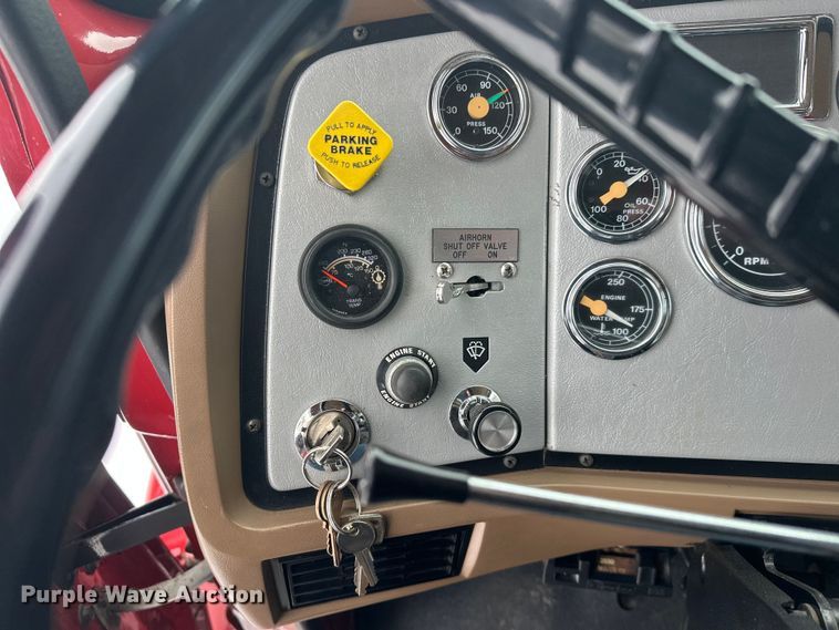 image for item FK1811 1996 Ford LS8000 rescue vehicle