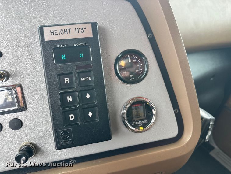 image for item FK1811 1996 Ford LS8000 rescue vehicle