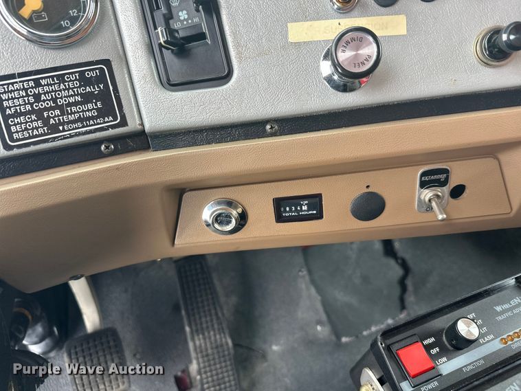 image for item FK1811 1996 Ford LS8000 rescue vehicle