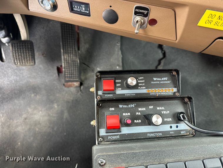 image for item FK1811 1996 Ford LS8000 rescue vehicle