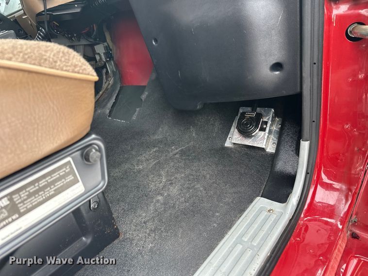 image for item FK1811 1996 Ford LS8000 rescue vehicle