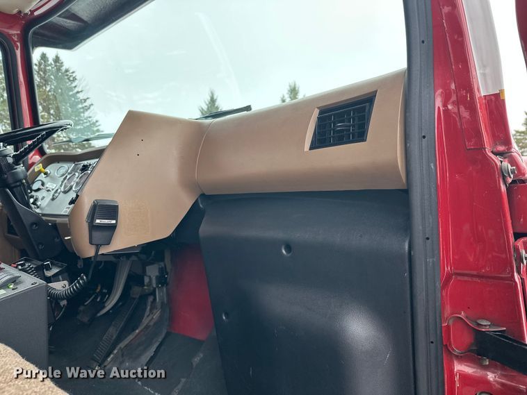 image for item FK1811 1996 Ford LS8000 rescue vehicle