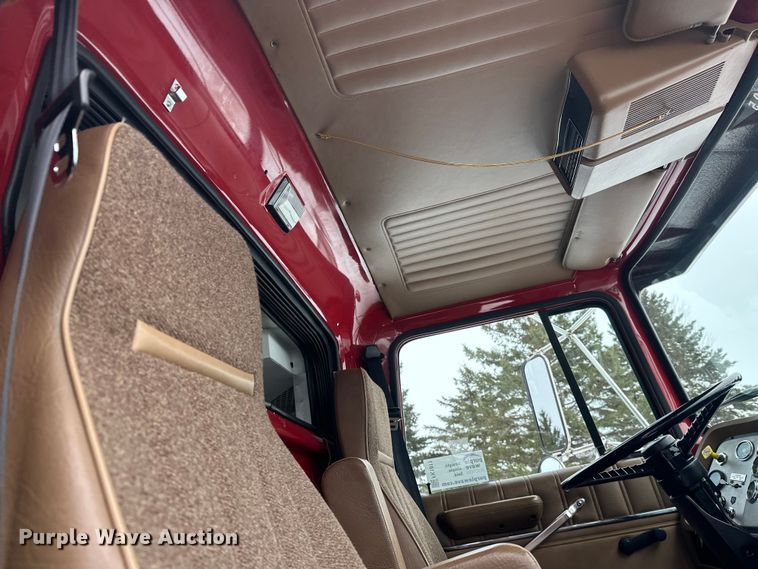 image for item FK1811 1996 Ford LS8000 rescue vehicle