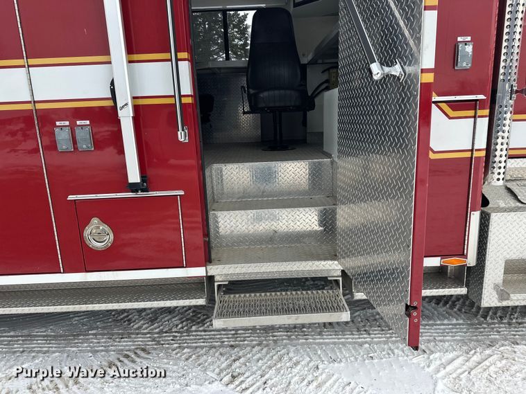 image for item FK1811 1996 Ford LS8000 rescue vehicle