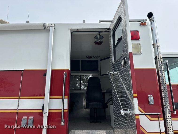 image for item FK1811 1996 Ford LS8000 rescue vehicle