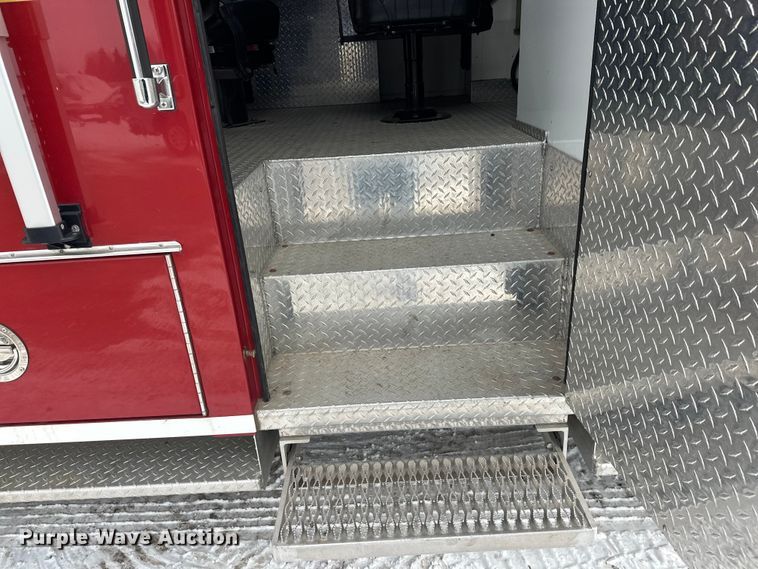 image for item FK1811 1996 Ford LS8000 rescue vehicle