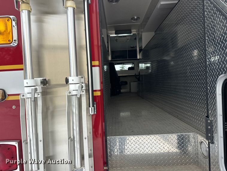 image for item FK1811 1996 Ford LS8000 rescue vehicle