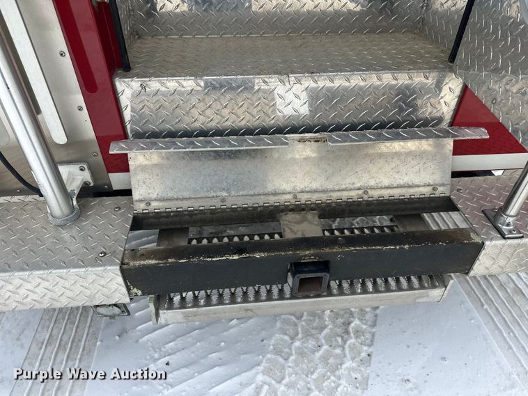 image for item FK1811 1996 Ford LS8000 rescue vehicle