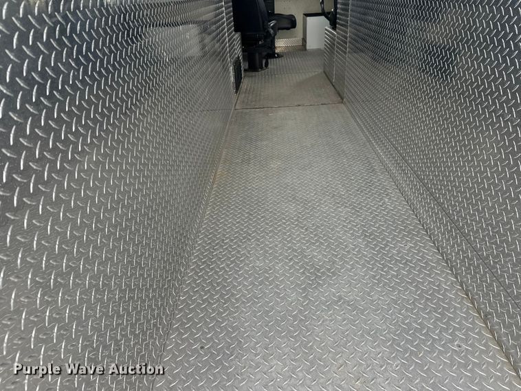 image for item FK1811 1996 Ford LS8000 rescue vehicle