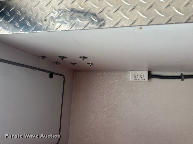 image for item FK1811 1996 Ford LS8000 rescue vehicle