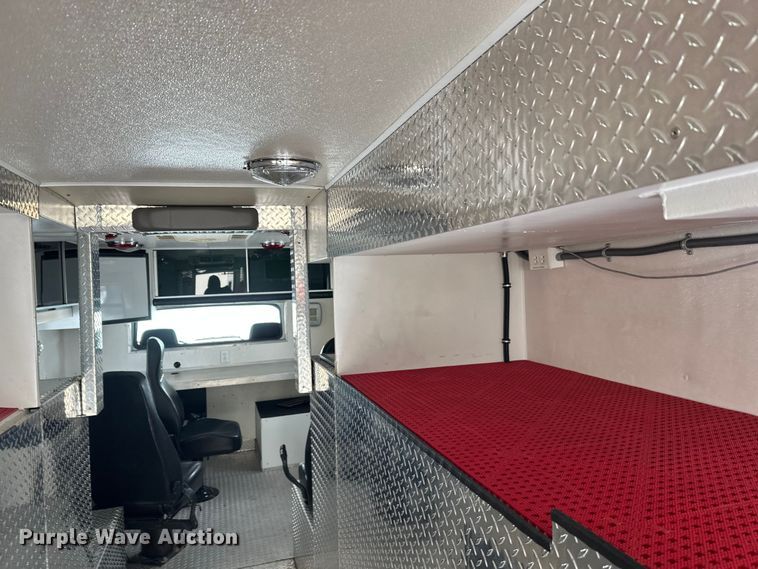 image for item FK1811 1996 Ford LS8000 rescue vehicle