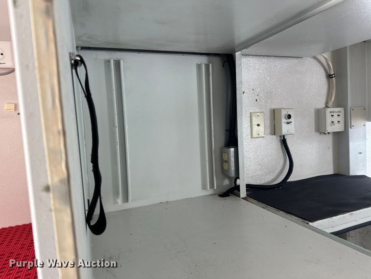 image for item FK1811 1996 Ford LS8000 rescue vehicle