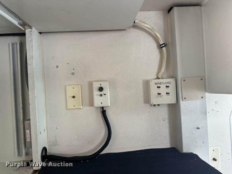 image for item FK1811 1996 Ford LS8000 rescue vehicle