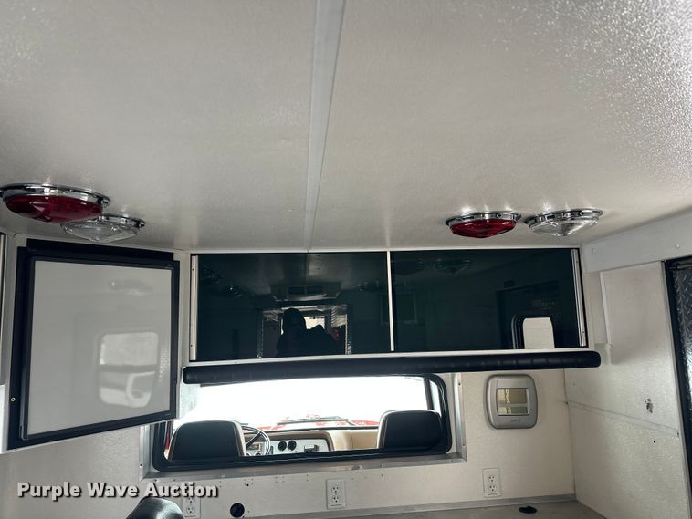 image for item FK1811 1996 Ford LS8000 rescue vehicle