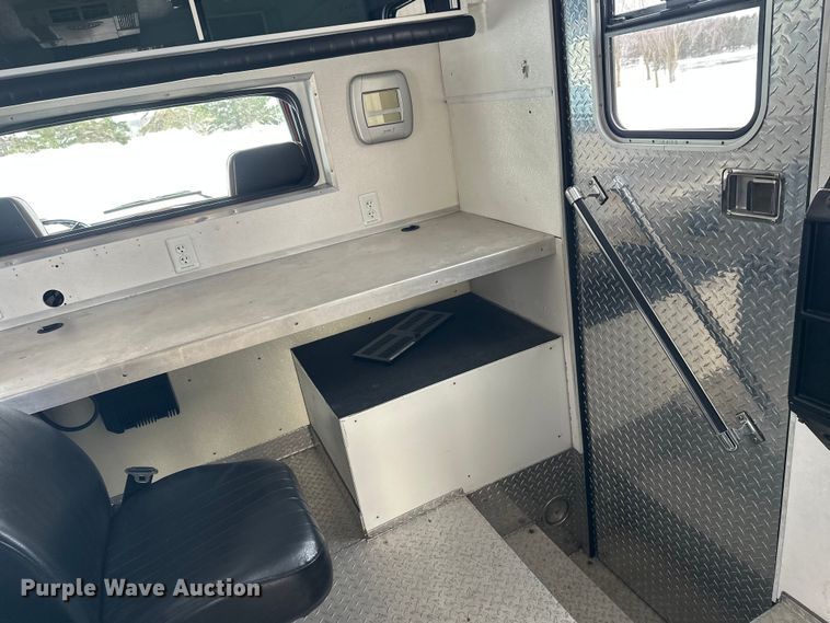 image for item FK1811 1996 Ford LS8000 rescue vehicle