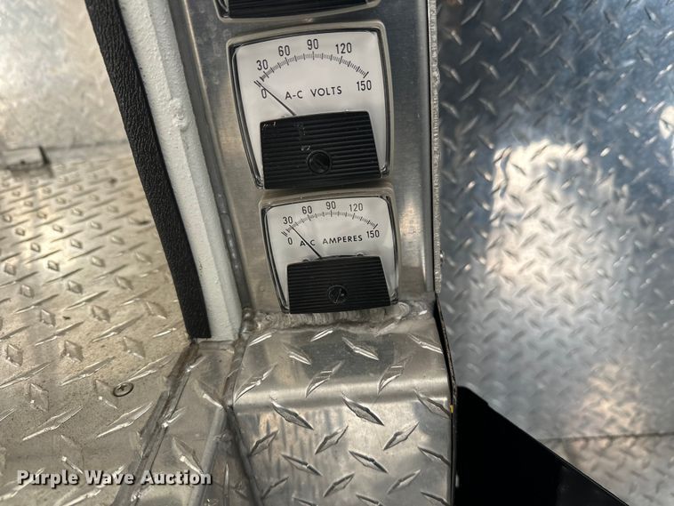 image for item FK1811 1996 Ford LS8000 rescue vehicle