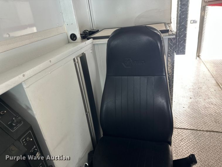 image for item FK1811 1996 Ford LS8000 rescue vehicle