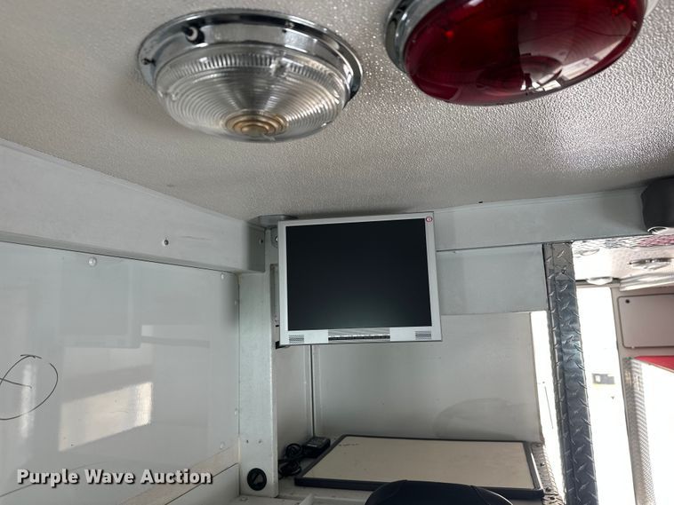 image for item FK1811 1996 Ford LS8000 rescue vehicle