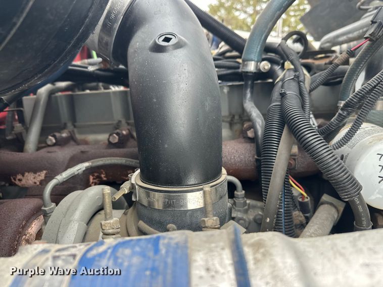 image for item FK1811 1996 Ford LS8000 rescue vehicle