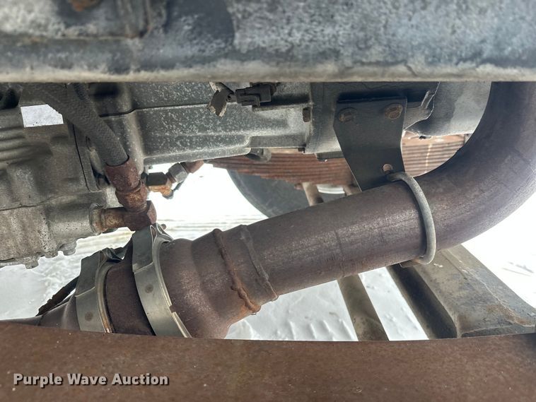 image for item FK1811 1996 Ford LS8000 rescue vehicle