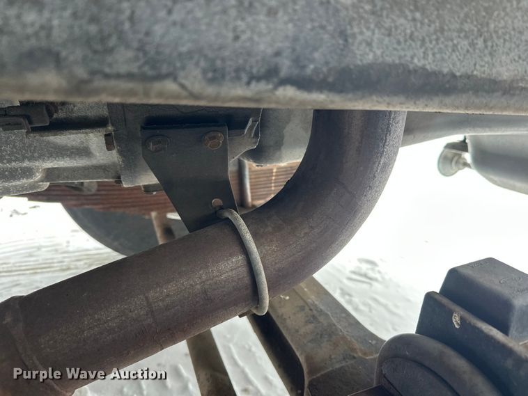 image for item FK1811 1996 Ford LS8000 rescue vehicle