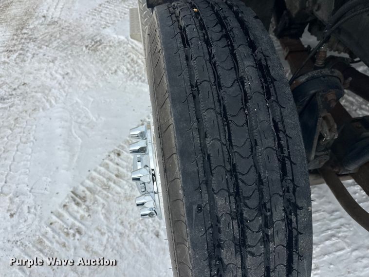 image for item FK1811 1996 Ford LS8000 rescue vehicle