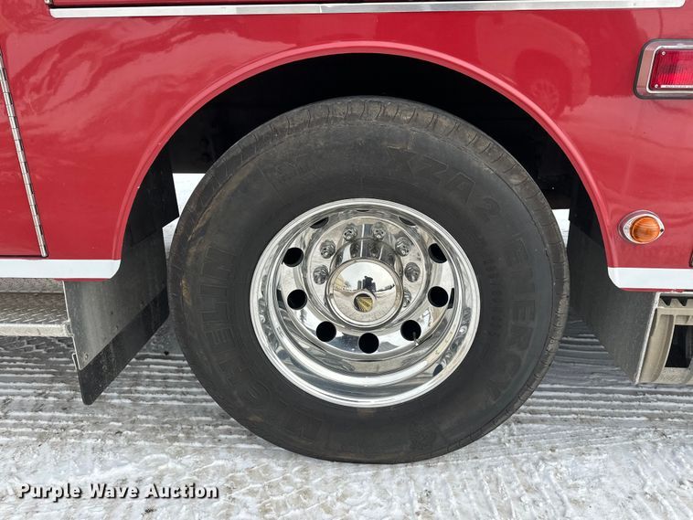 image for item FK1811 1996 Ford LS8000 rescue vehicle