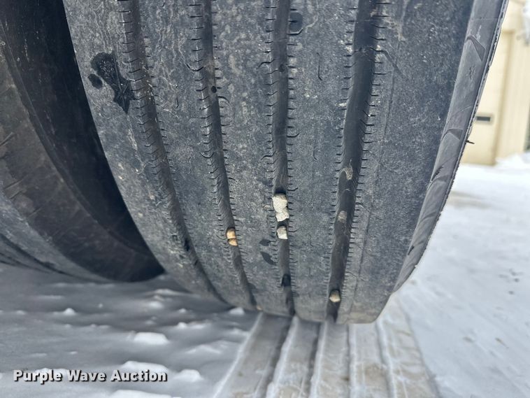 image for item FK1811 1996 Ford LS8000 rescue vehicle