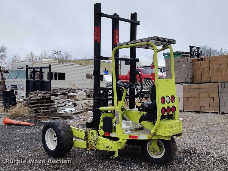 image for item IH9464 2002 Donkey D13-4K forklift