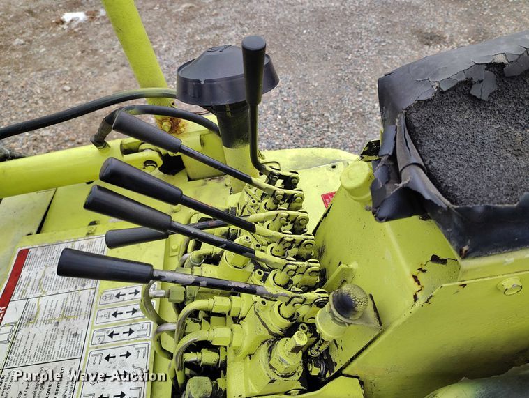 image for item IH9464 2002 Donkey D13-4K forklift