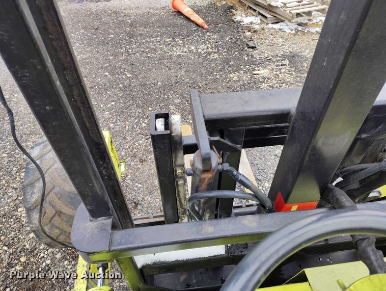 image for item IH9464 2002 Donkey D13-4K forklift