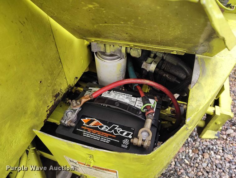 image for item IH9464 2002 Donkey D13-4K forklift