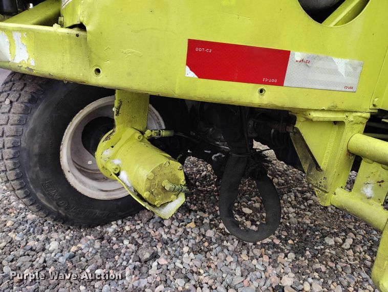 image for item IH9464 2002 Donkey D13-4K forklift