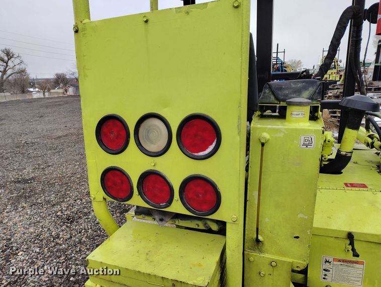 image for item IH9464 2002 Donkey D13-4K forklift