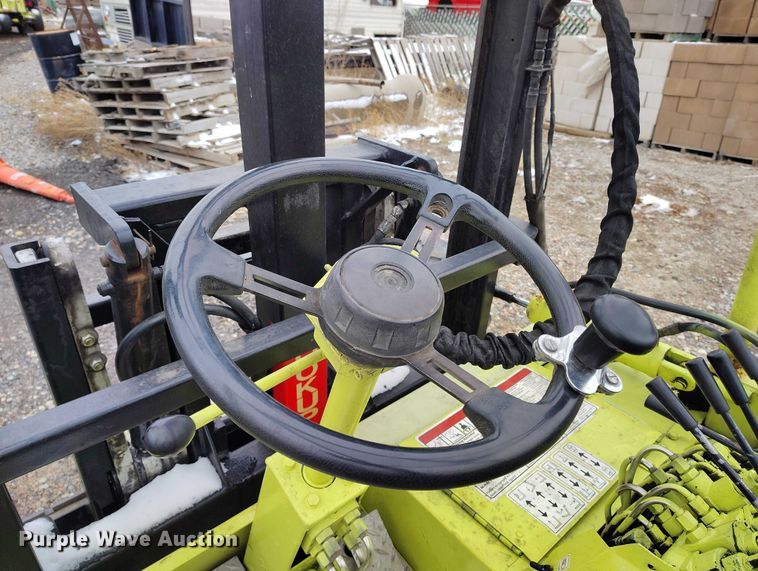 image for item IH9464 2002 Donkey D13-4K forklift