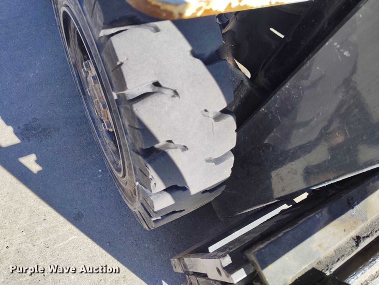 image for item IH9465 2016 UniCarriers PF50 forklift