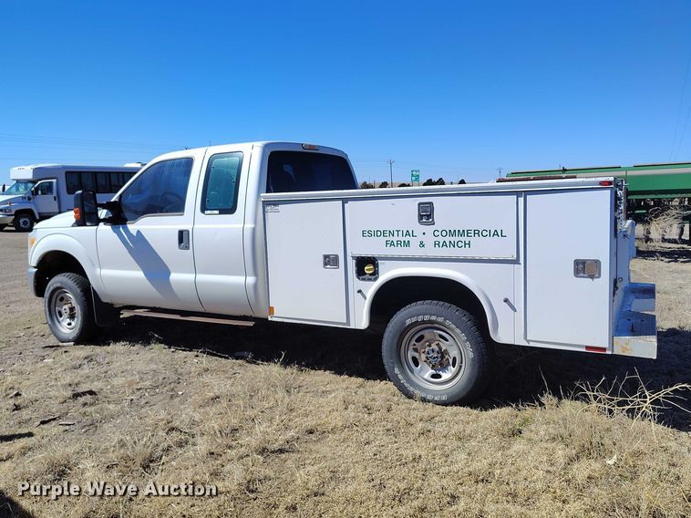 image for item IH9475 2014 Ford F250 Super Duty Ext. Cab utility bed pickup truck
