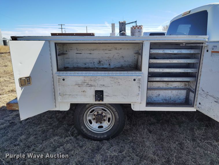 image for item IH9475 2014 Ford F250 Super Duty Ext. Cab utility bed pickup truck